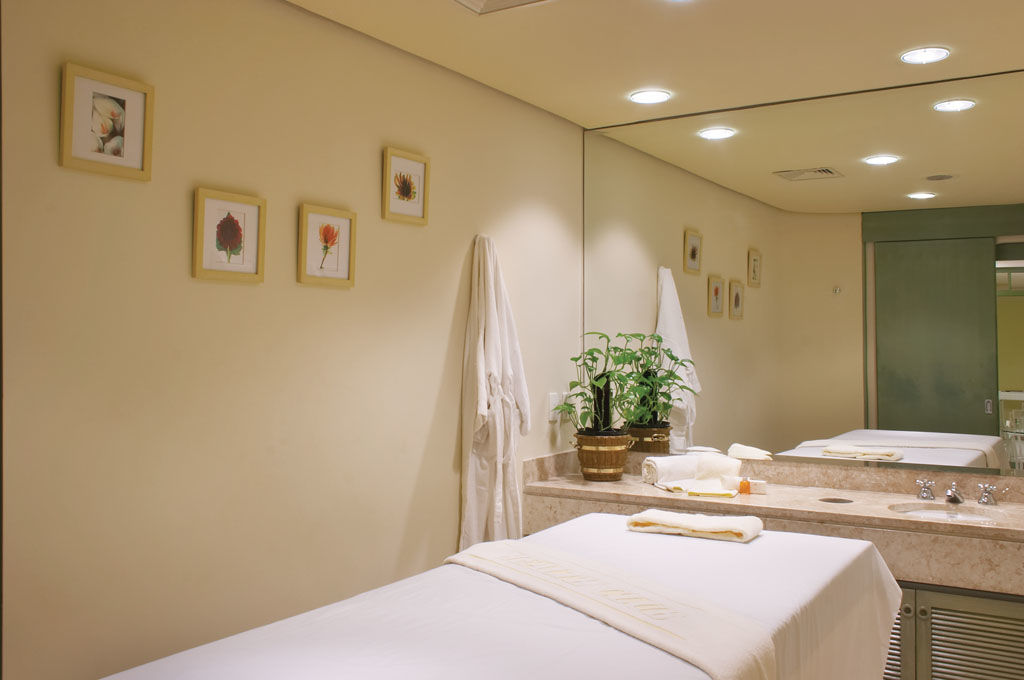 Hotel Transamerica Сан-Пауло Экстерьер фото A treatment room at the spa