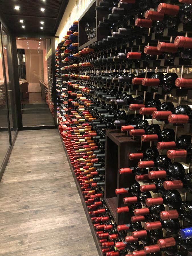 Hotel Transamerica Сан-Пауло Экстерьер фото Wine cellar at the restaurant